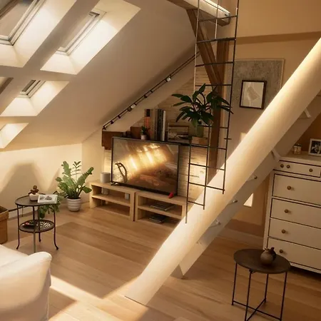 Priestranny V Uplnom Centre * Братислава